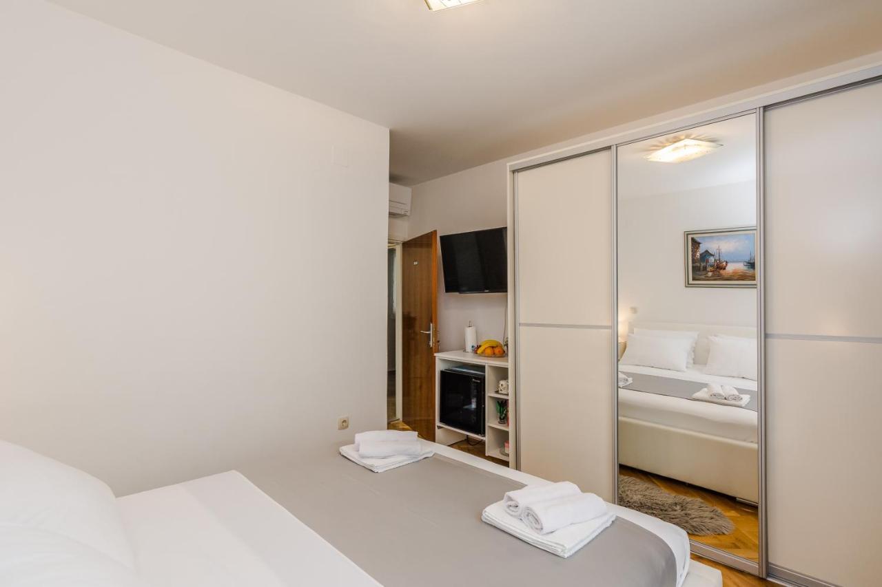 Neva Room With Private Bathroom Zadar Ngoại thất bức ảnh