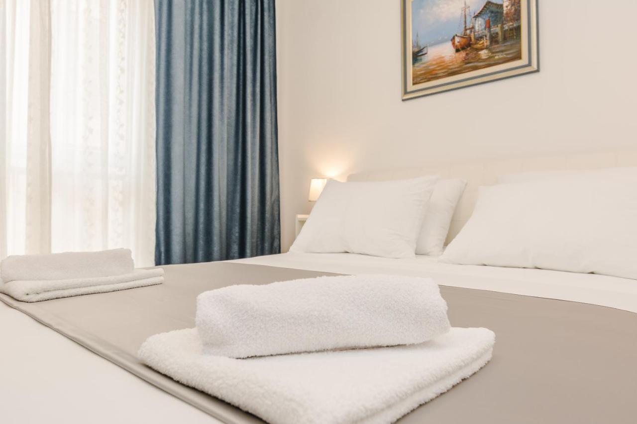 Neva Room With Private Bathroom Zadar Ngoại thất bức ảnh